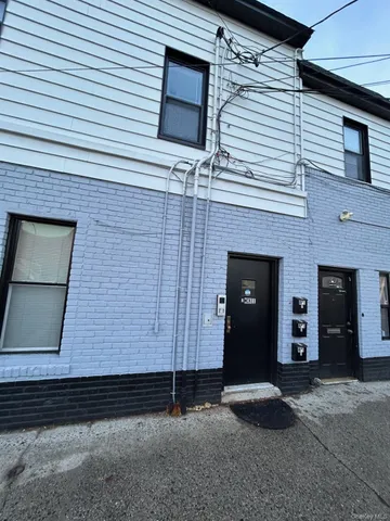 $2,200 | 2 McKee Street, Unit 3, Floral Park, NY 11001