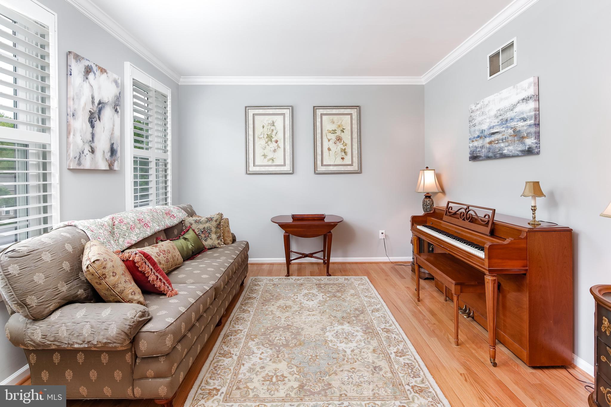 1553 Comanche Road Arnold, MD 21012 - Photo 20 of 61 Formal living room w/crown molding