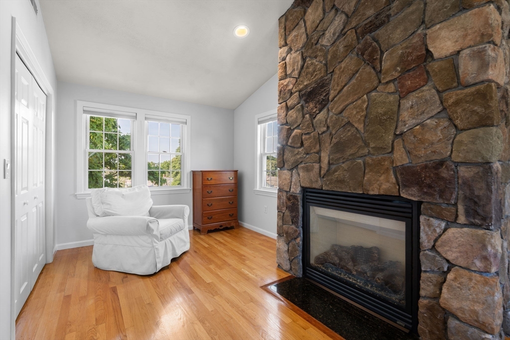 32 Grosvenor Road Waltham, MA 02453 - Photo 19 of 39