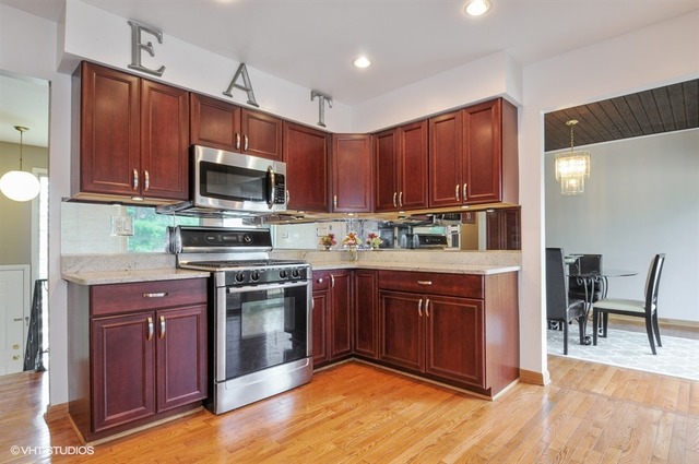 353 North Pinecrest Road Bolingbrook, IL 60440 - Photo 4 of 15