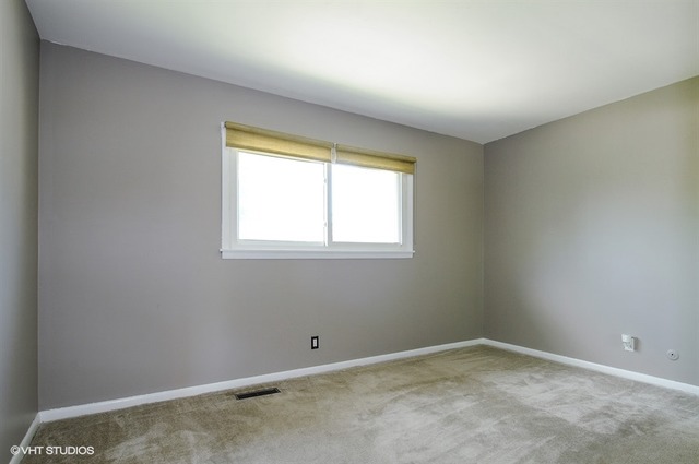 353 North Pinecrest Road Bolingbrook, IL 60440 - Photo 9 of 15