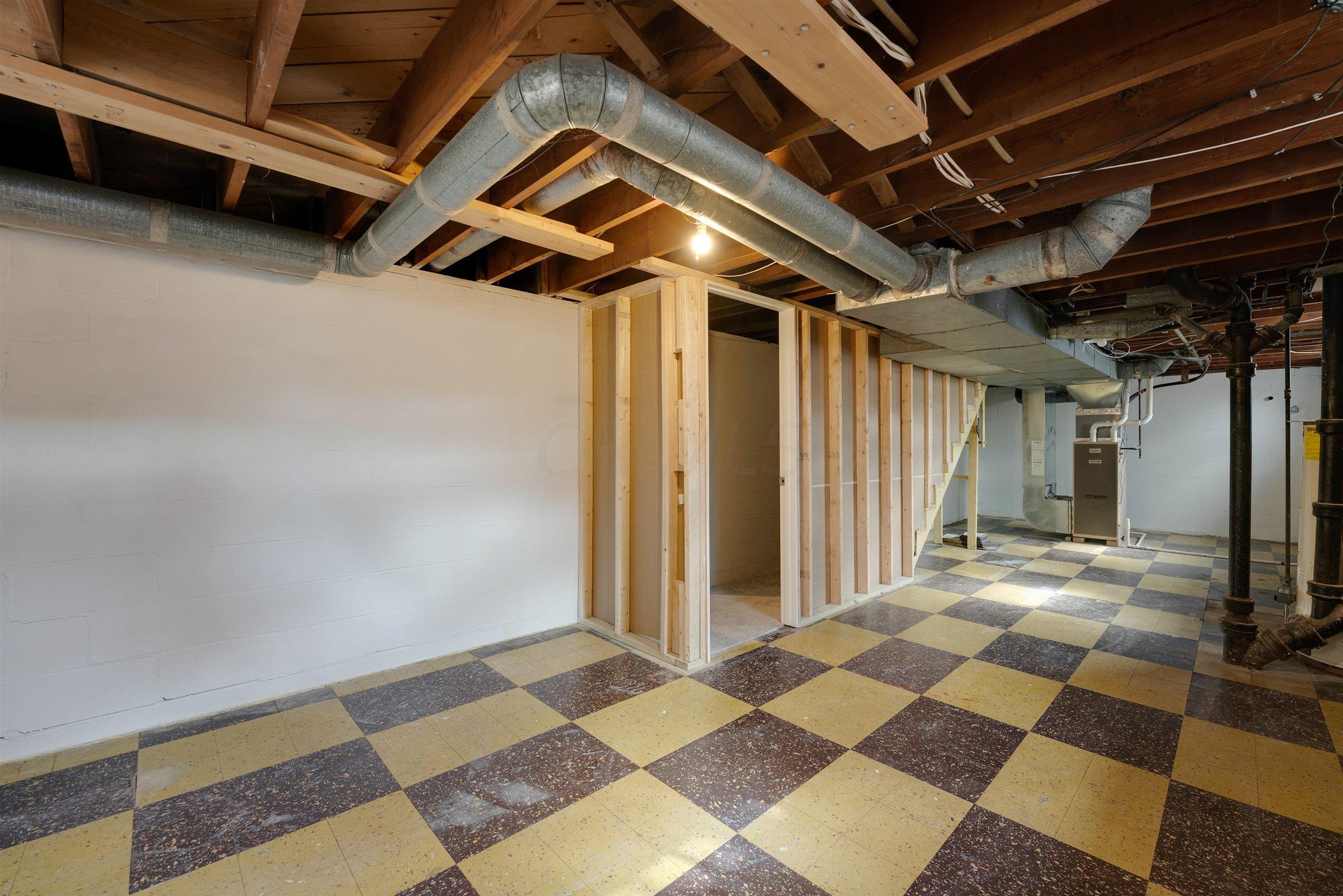 1999 Milden Road Columbus, OH 43221 - Photo 34 of 37 Gallery Image 34