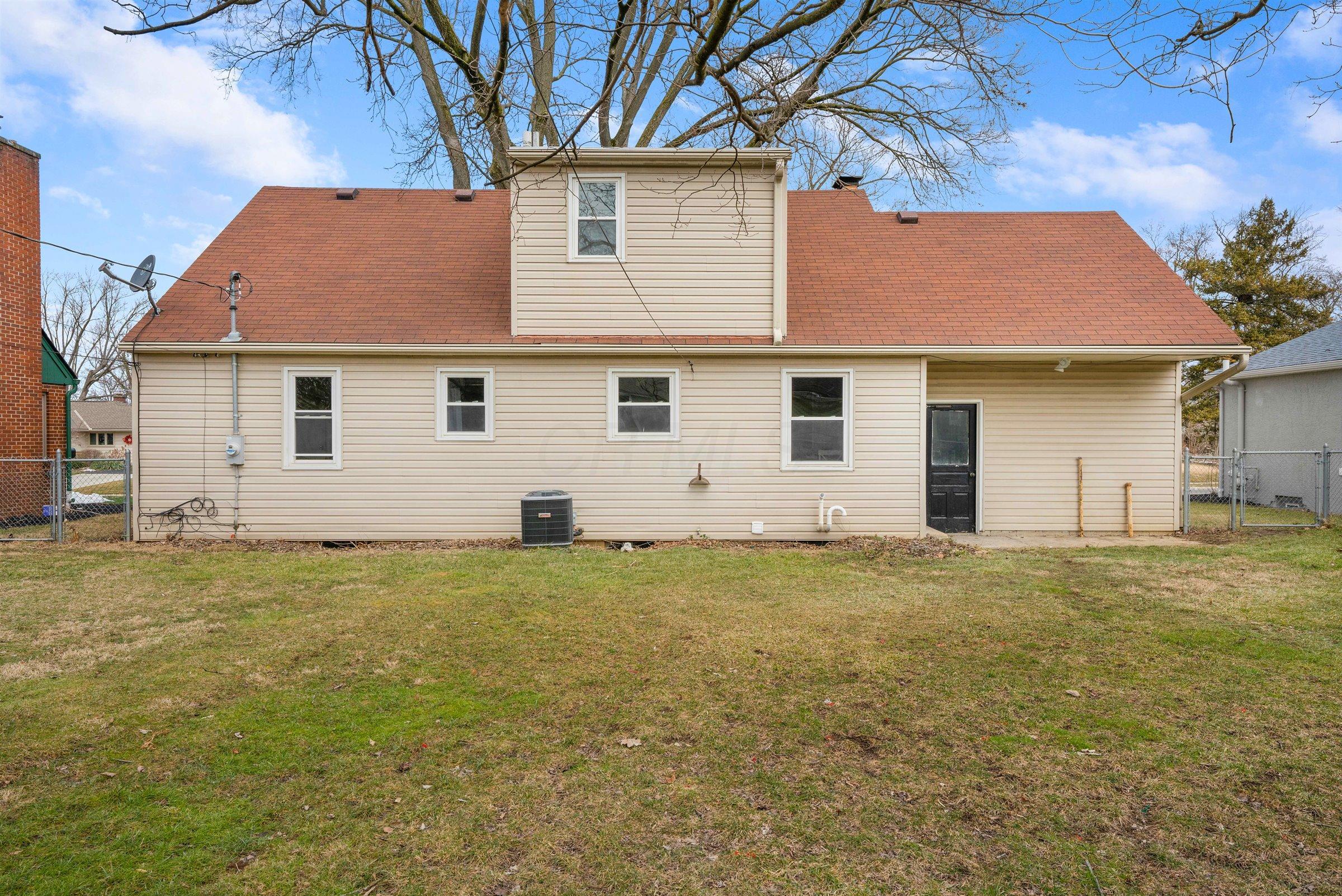 1999 Milden Road Columbus, OH 43221 - Photo 35 of 37 Gallery Image 35