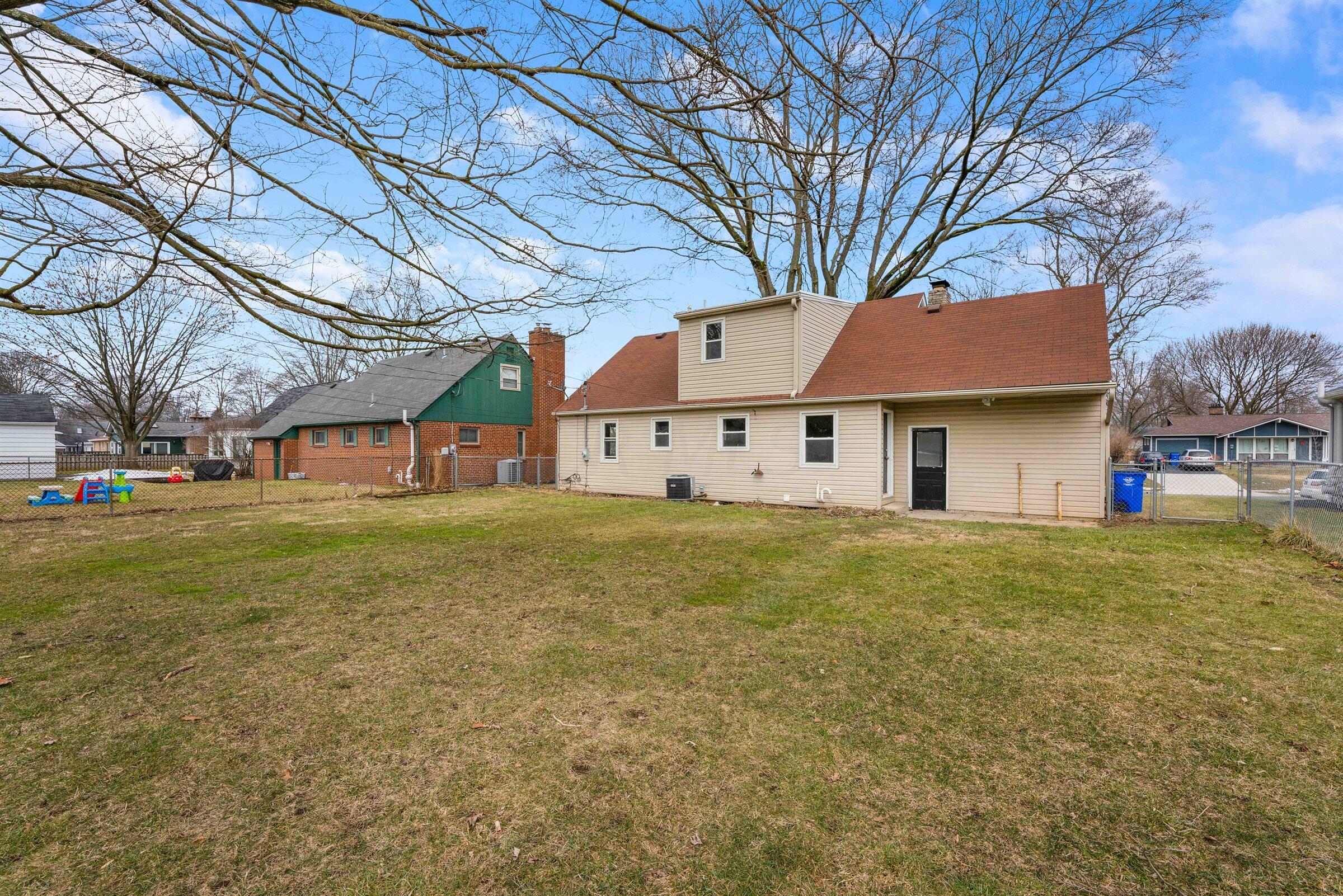 1999 Milden Road Columbus, OH 43221 - Photo 36 of 37 Gallery Image 36