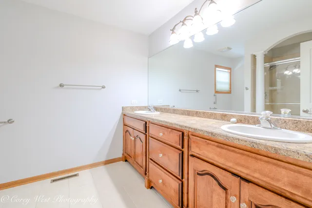 $432,000 | 620 Ridge Drive, Elburn, IL 60119