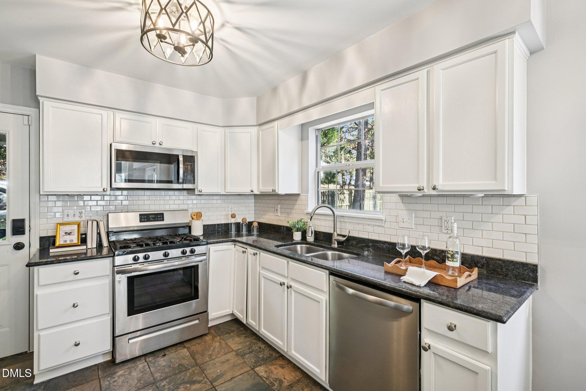 4201 Farrington Road Durham, NC 27707 - Photo 15 of 64 17-web-or-mls-Farrington Rd-S1712-017