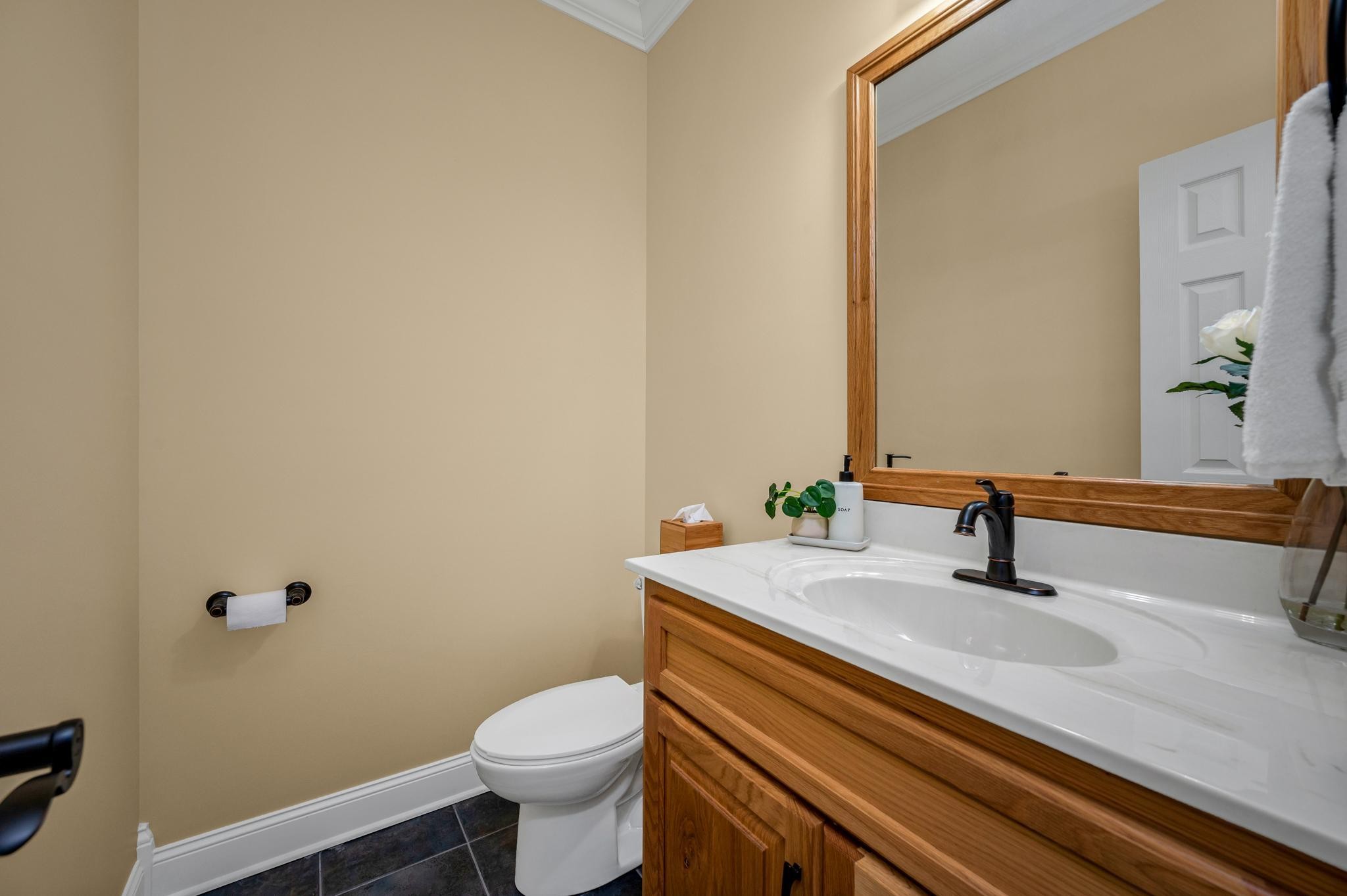 290 Cascade Drive Winchester, TN 37398 - Photo 29 of 68 a bathroom with a sink a toilet and mirror