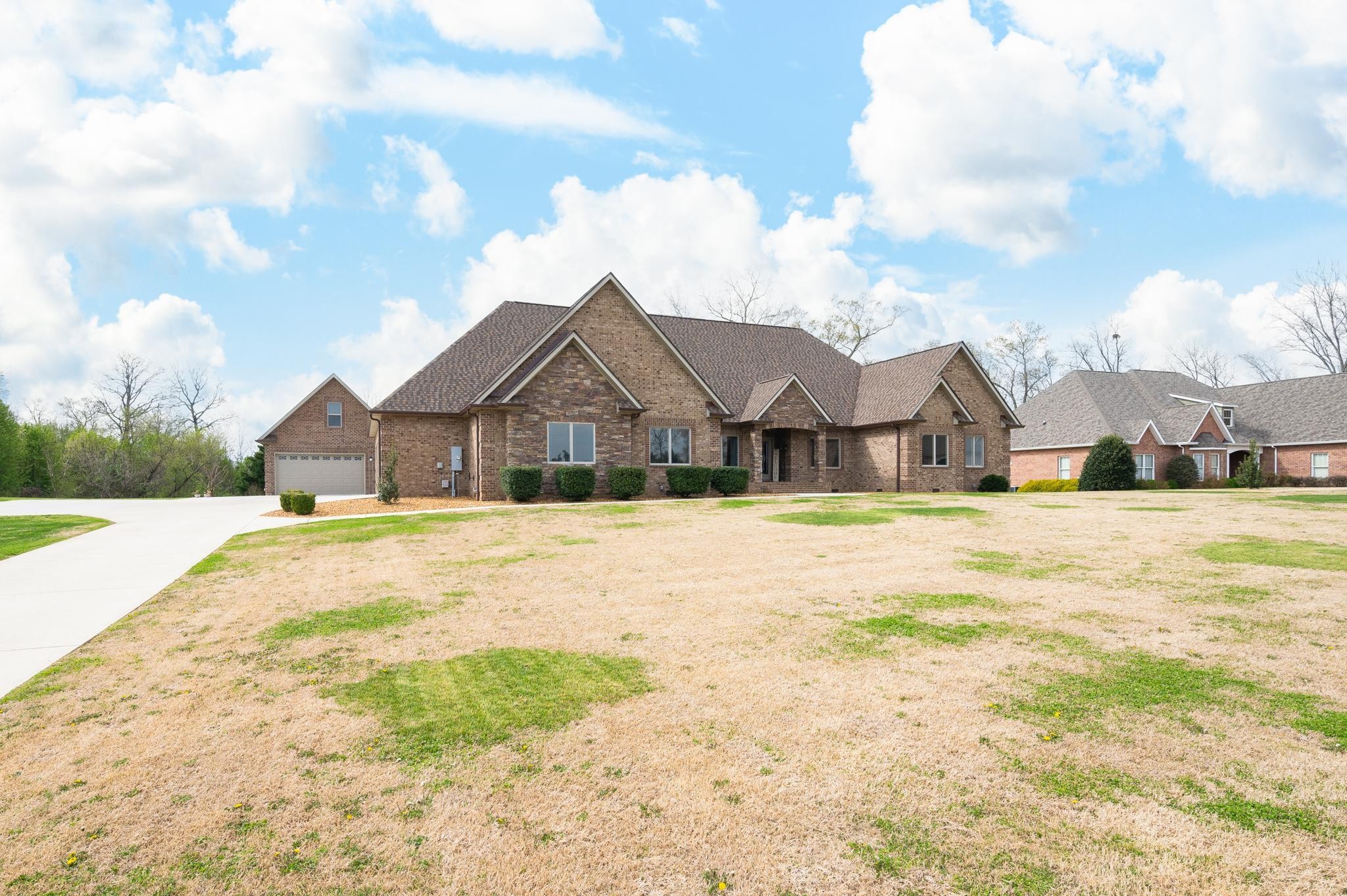 290 Cascade Drive Winchester, TN 37398 - Photo 3 of 68 a view of house with snow on the background