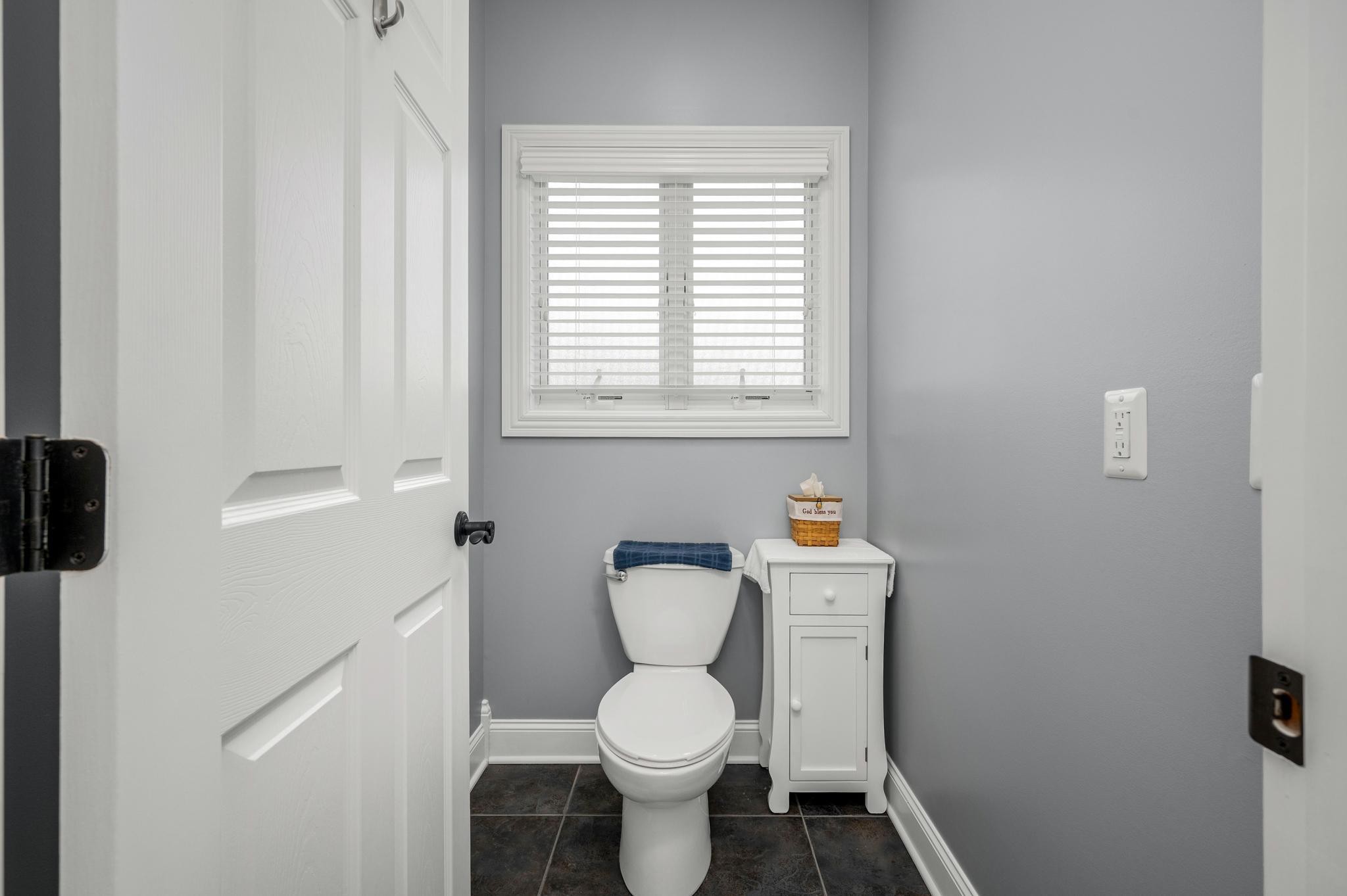 290 Cascade Drive Winchester, TN 37398 - Photo 37 of 68 a bathroom with a toilet and a window
