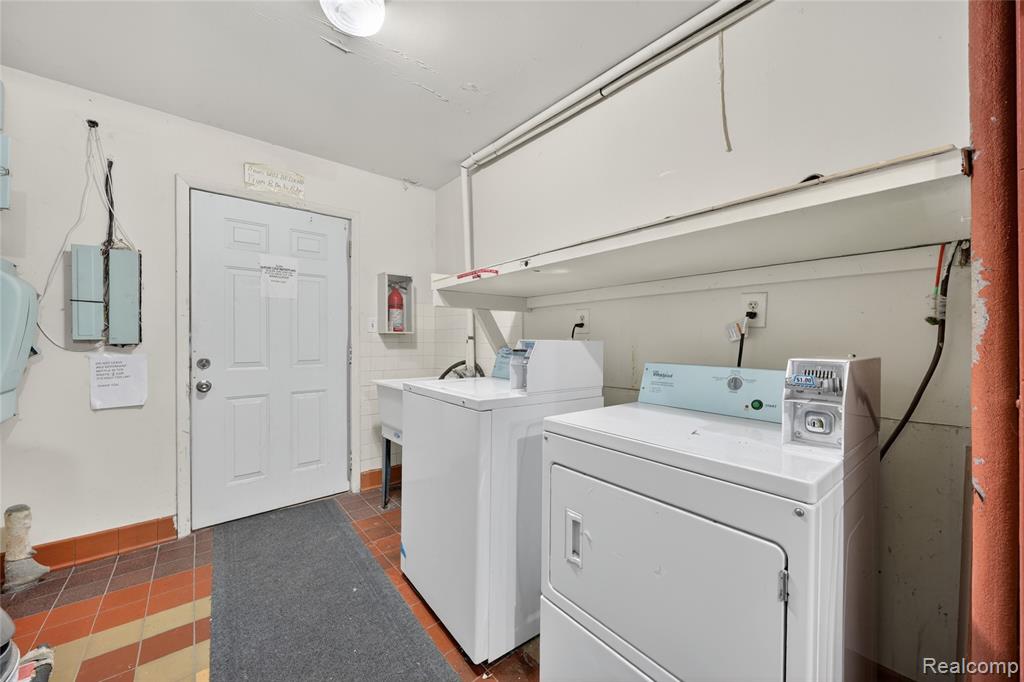 48770 Shelby Road Road, Unit 8 Utica, MI 48317 - Photo 15 of 17