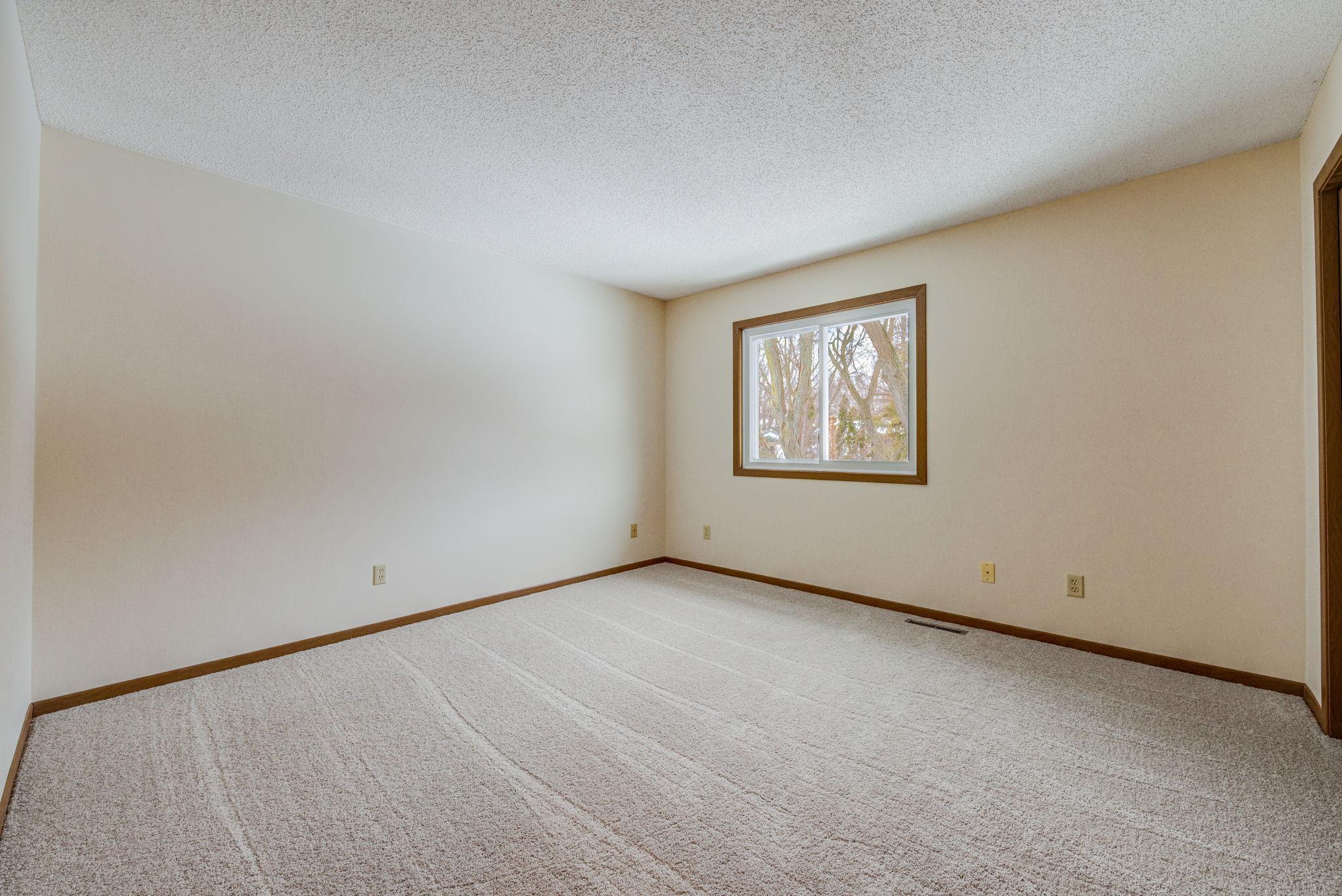 9118 Neill Lake Road Eden Prairie, MN 55347 - Photo 8 of 25