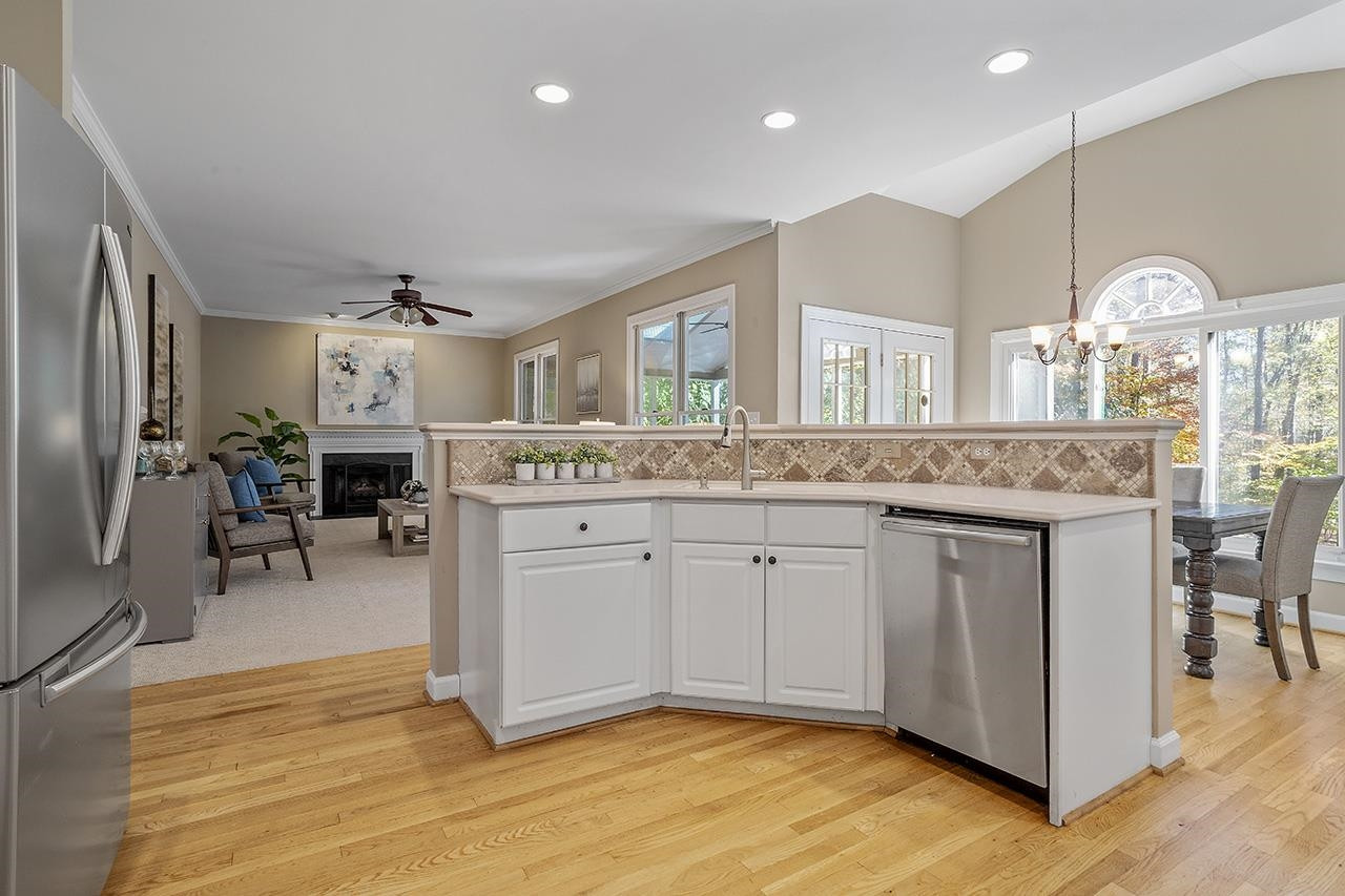 2433 Sunnystone Way Raleigh, NC 27613 - Photo 10 of 33 Photo 10