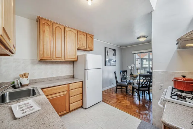 $1,388,888 | 1910 22nd Avenue, San Francisco, CA 94116