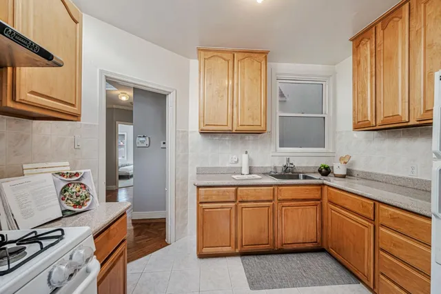 $1,388,888 | 1910 22nd Avenue, San Francisco, CA 94116