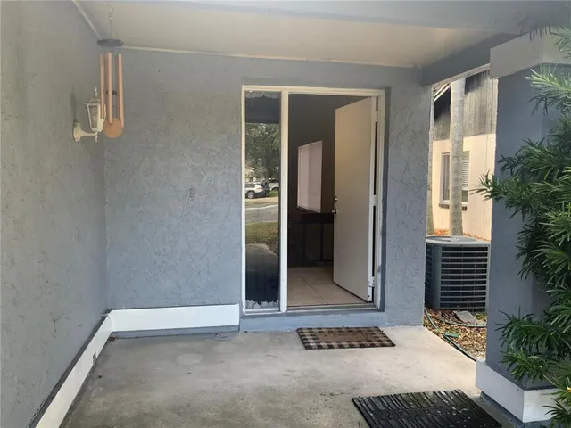 $2,000 | 6132 Sandcrest Circle, Orlando, FL 32819