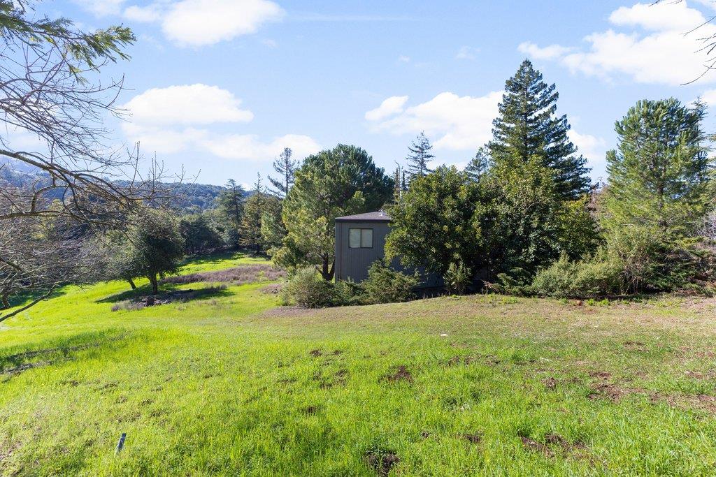 27600 Altamont Road Los Altos Hills, CA 94022 - Photo 11 of 37