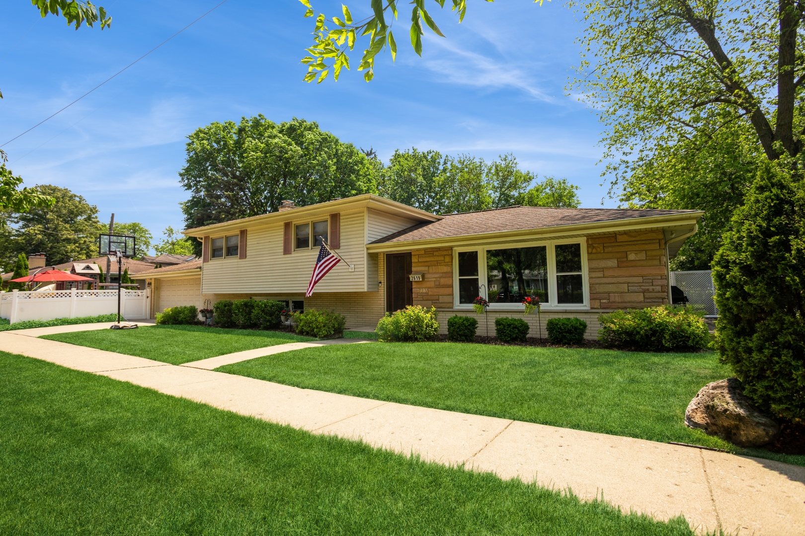 2619 Manor Lane Park Ridge, IL 60068 - Photo 2 of 4