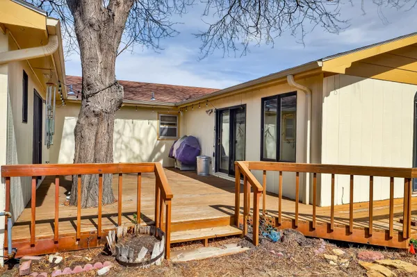 $335,000 | 112 Camino Del Rey, Torrington, WY 82240