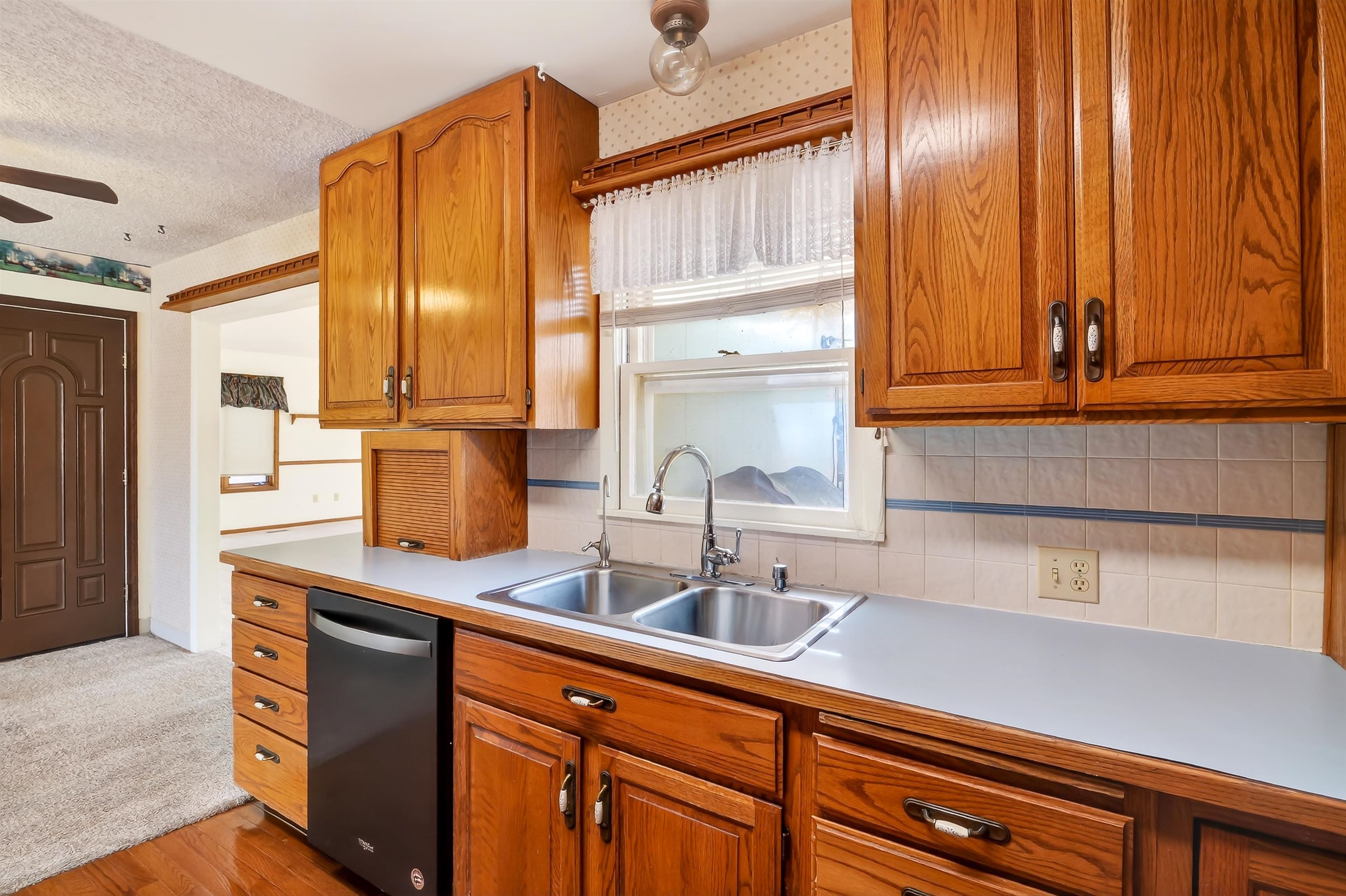 112 Camino Del Rey Torrington, WY 82240 - Photo 7 of 42