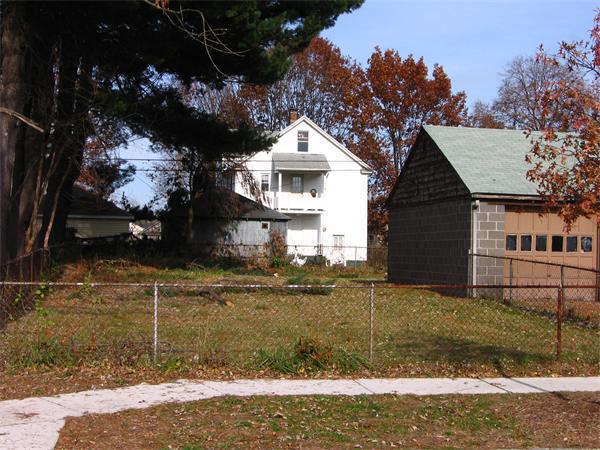 38-40 Rowland Street Springfield, MA 01107 - Photo 5 of 10 Gallery Image 5