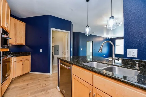 $291,000 | 505 Jackson Hill Street, Unit 307, Houston, TX 77007