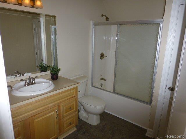 9295 Morrish Road Swartz Creek, MI 48473 - Photo 17 of 21 Upstairs Bathroom.JPG