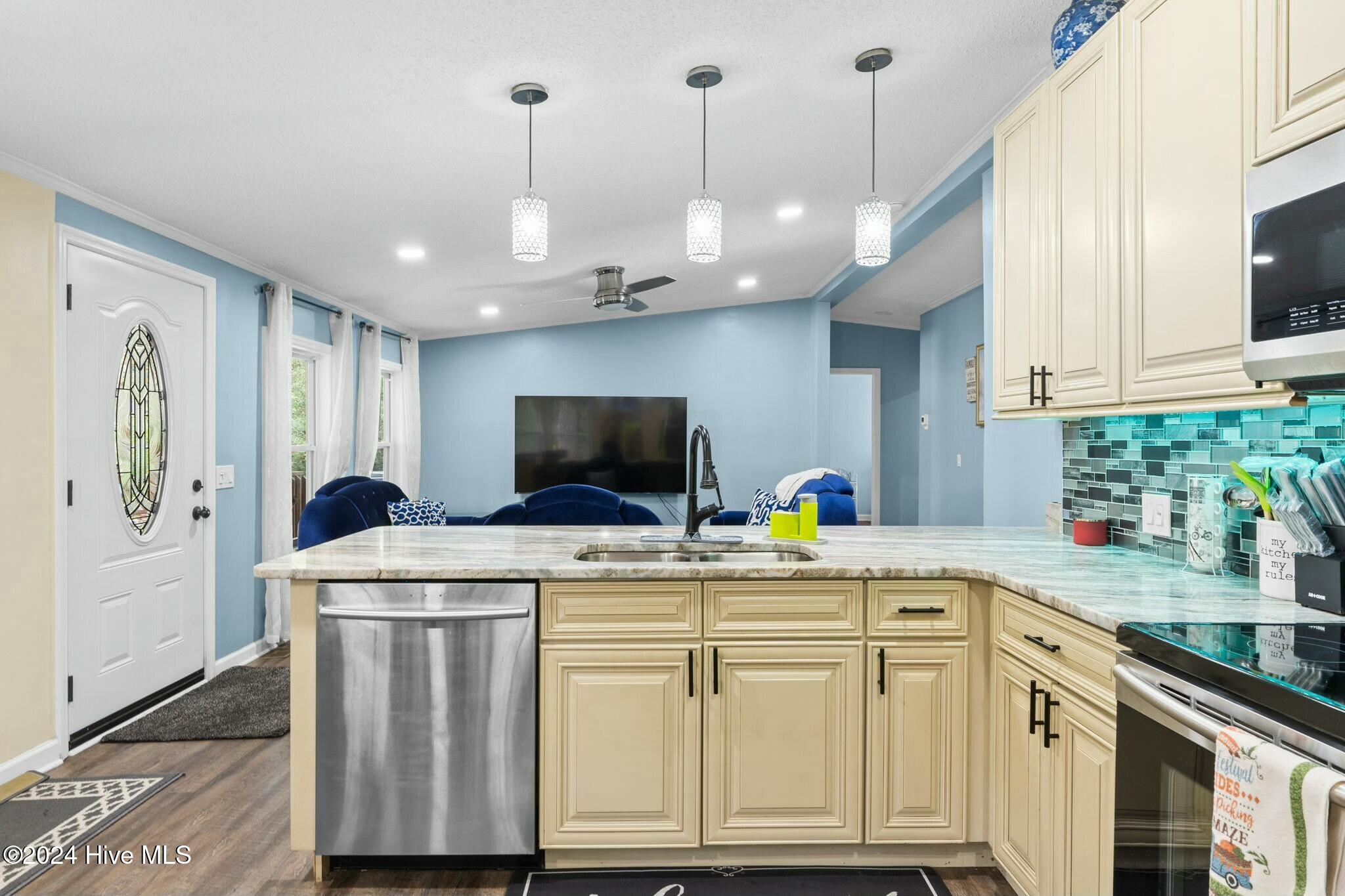 4511 Pigott Road Southwest Shallotte, NC 28470 - Photo 6 of 35 Kitchen