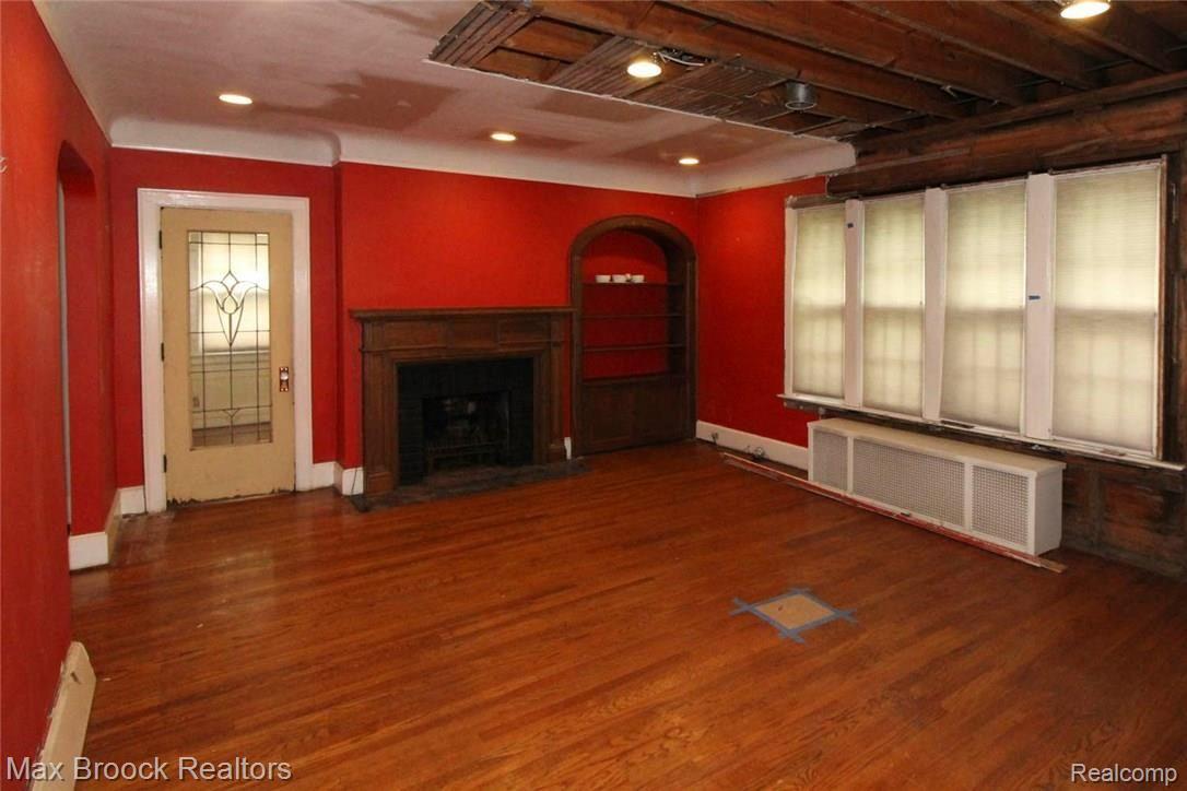 13 Sylvan Avenue Pleasant Ridge, MI 48069 - Photo 4 of 22 Living Room