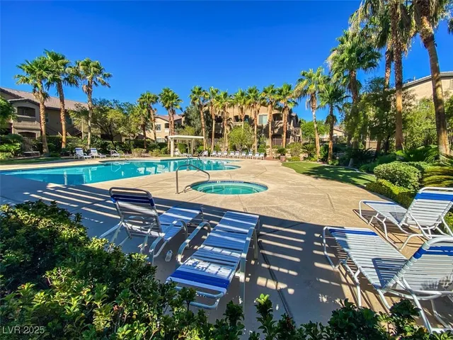 $1,950 | 8985 South Durango Drive, Unit 2024, Las Vegas, NV 89113