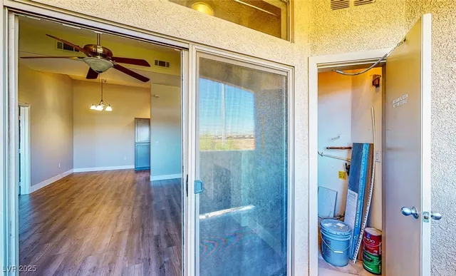 $1,950 | 8985 South Durango Drive, Unit 2024, Las Vegas, NV 89113