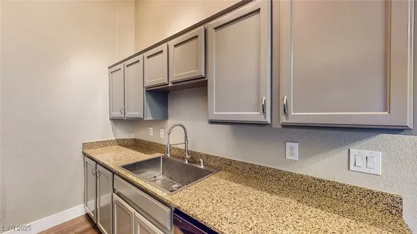 $1,599 | 8985 South Durango Drive, Unit 2024, Las Vegas, NV 89113