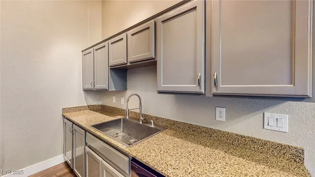 $1,950 | 8985 South Durango Drive, Unit 2024, Las Vegas, NV 89113