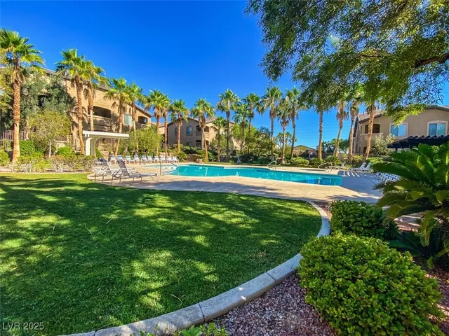 $1,950 | 8985 South Durango Drive, Unit 2024, Las Vegas, NV 89113