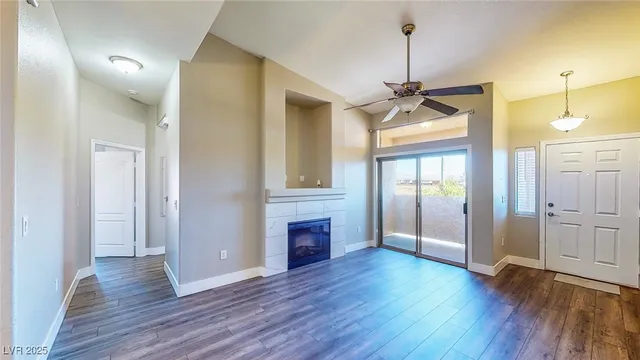 $1,950 | 8985 South Durango Drive, Unit 2024, Las Vegas, NV 89113