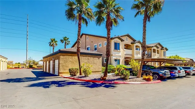 $1,950 | 8985 South Durango Drive, Unit 2024, Las Vegas, NV 89113