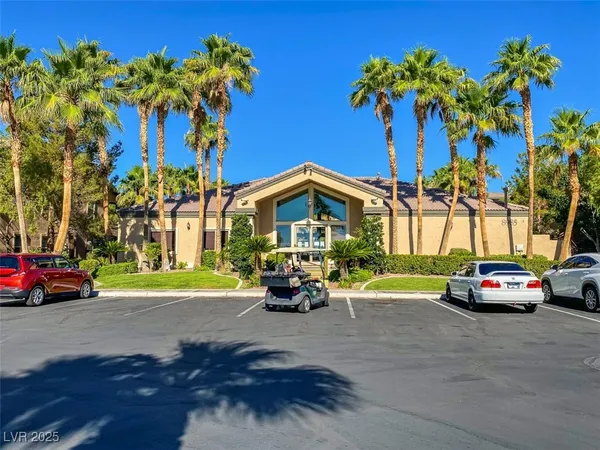 $1,599 | 8985 South Durango Drive, Unit 2024, Las Vegas, NV 89113