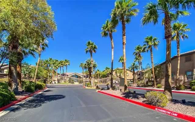 $1,950 | 8985 South Durango Drive, Unit 2024, Las Vegas, NV 89113