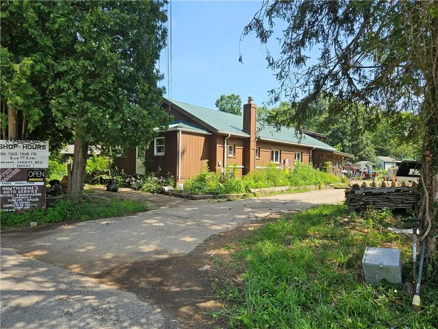 $399,000 | 515 Steiner Bridge Road, Valencia, PA 16059