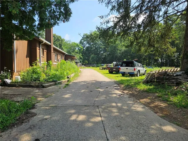 $399,000 | 515 Steiner Bridge Road, Valencia, PA 16059