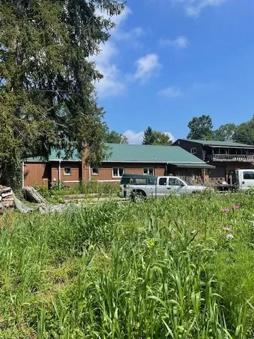 $399,000 | 515 Steiner Bridge Road, Valencia, PA 16059