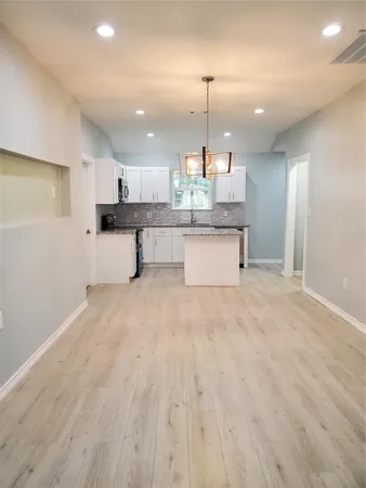 $1,600 | 6815 Sidney Street, Houston, TX 77021