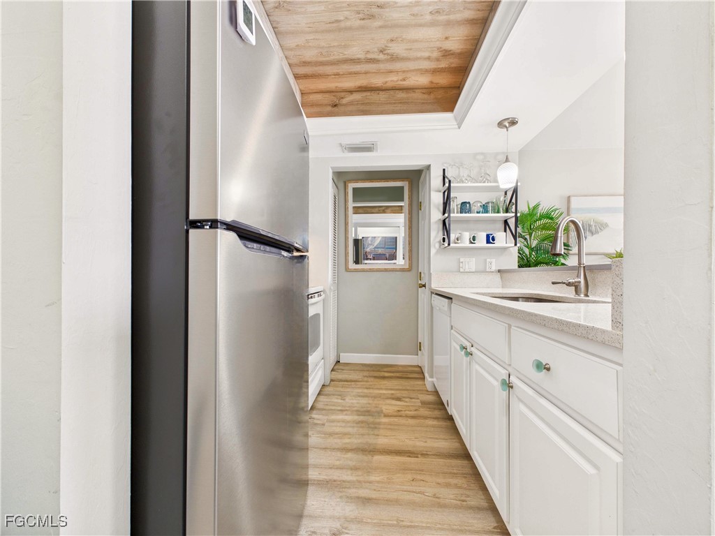 200 Lenell Road, Unit 225 Fort Myers Beach, FL 33931 - Photo 10 of 25