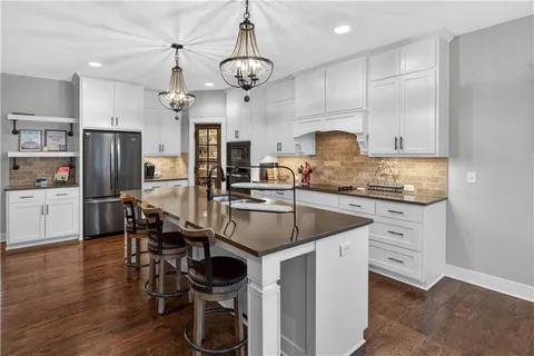 $635,500 | 1309 Northeast Brandywine Road, Lee's Summit, MO 64064