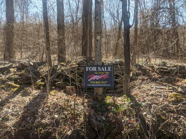 $40,000 | 7 Maple Grove Road, Moscow, PA 18444