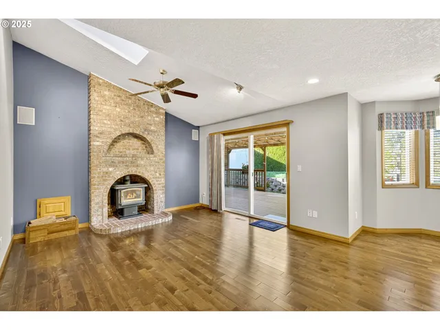 $584,900 | 535 Northeast 24th Street, Gresham, OR 97030