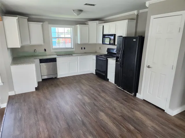 $1,595 | 1010 22nd Street, San Leon, TX 77539