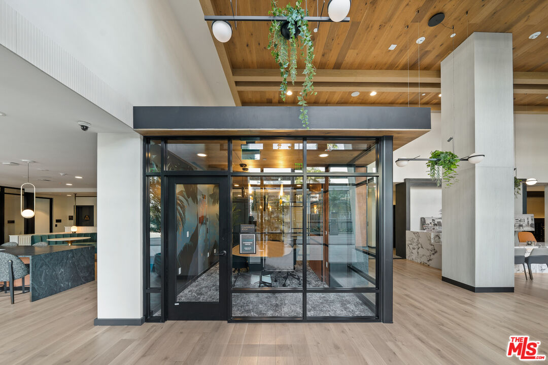 250 East Broadway, Unit 803 Long Beach, CA 90802 - Photo 13 of 44 a view of a room with gym equipment