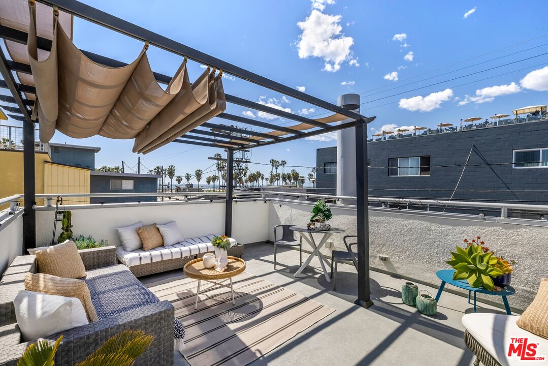 25 18th Avenue Venice, CA 90291 - Photo 14 of 22