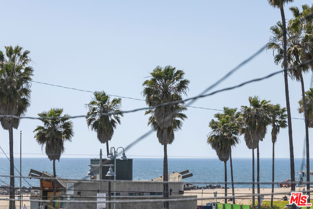 25 18th Avenue Venice, CA 90291 - Photo 15 of 22