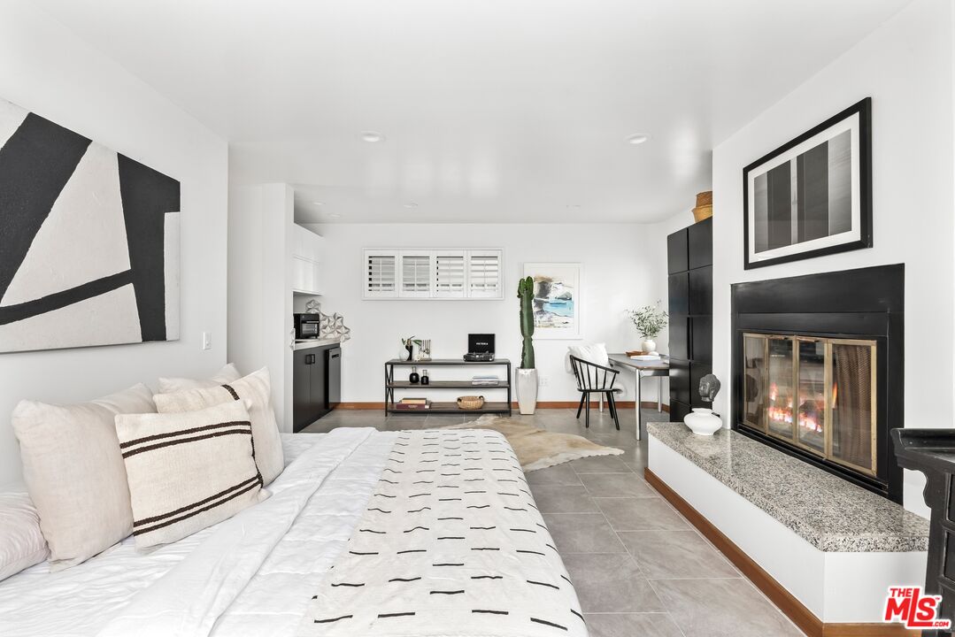 25 18th Avenue Venice, CA 90291 - Photo 17 of 22